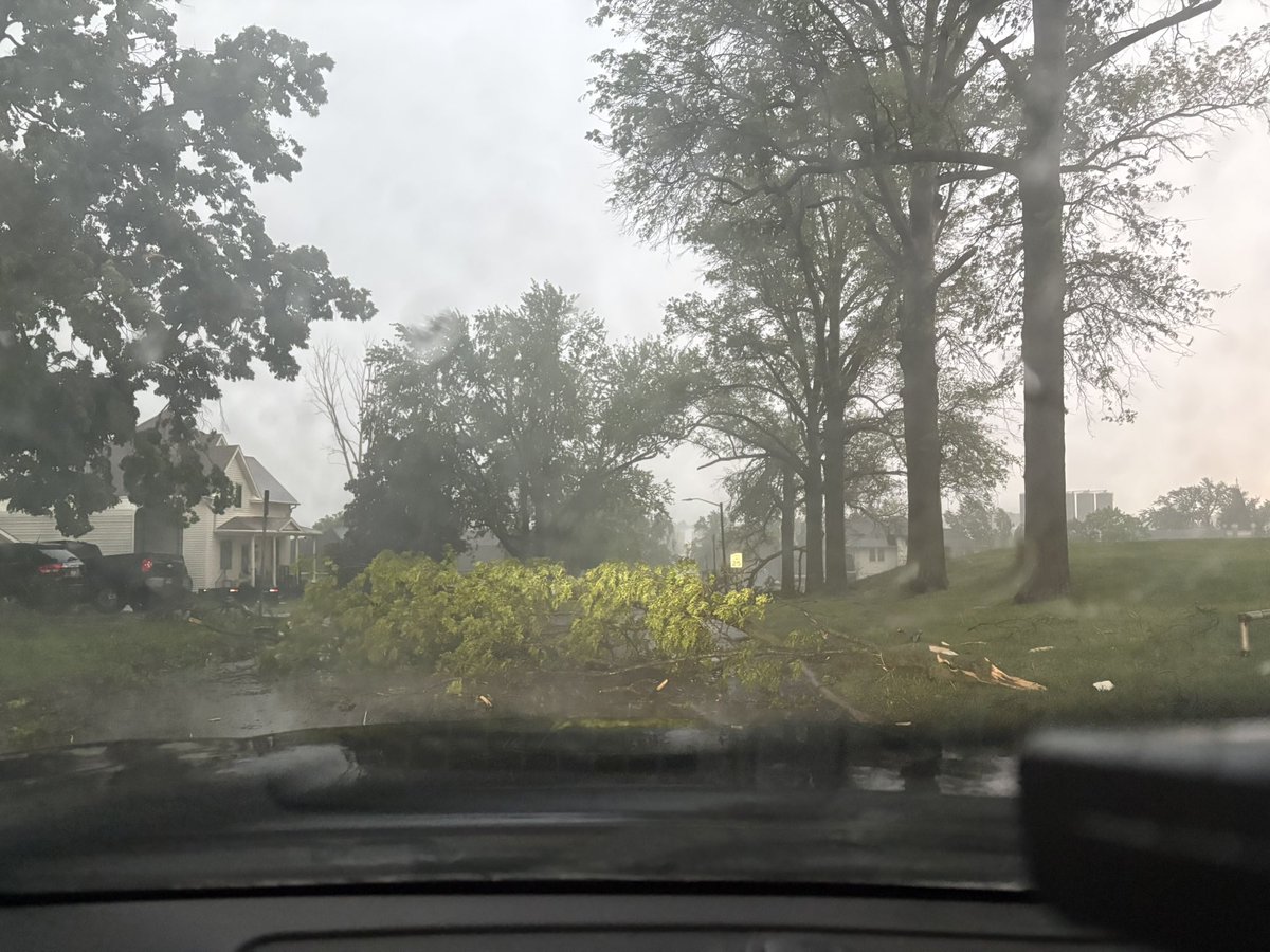 Riley Hass WX tweet media