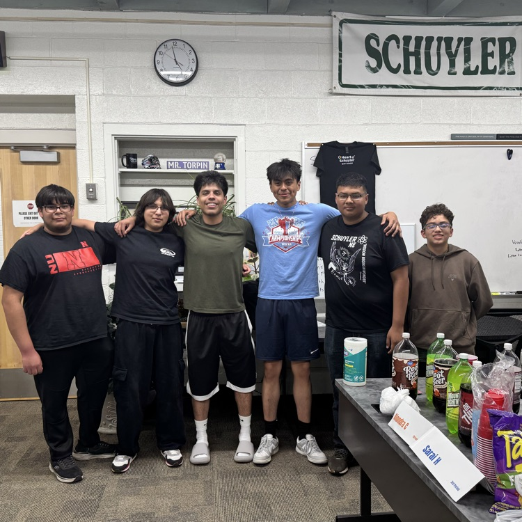 SchuylerCentral's tweet photo. State esports Qualifiers:
(From Left)
Antonio Magana (Fortnite)
Cain Gutierrez (Super Smash Bros/ Fortnite)
Rafa Carvajal (*Chess/*Super Smash Bros/Fortnite)
Toby Velez (*Super Smash Bros/Fortnite)
Mario Camey (Chess)
Justin Lara (*Hearthstone)

*indicates State Medal earned https://t.co/XJsS5W6BIx