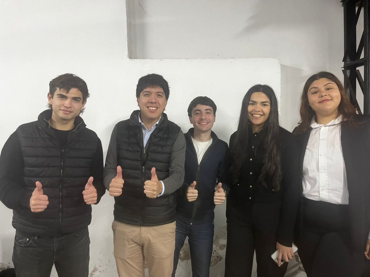 Ariana Medina tweet media