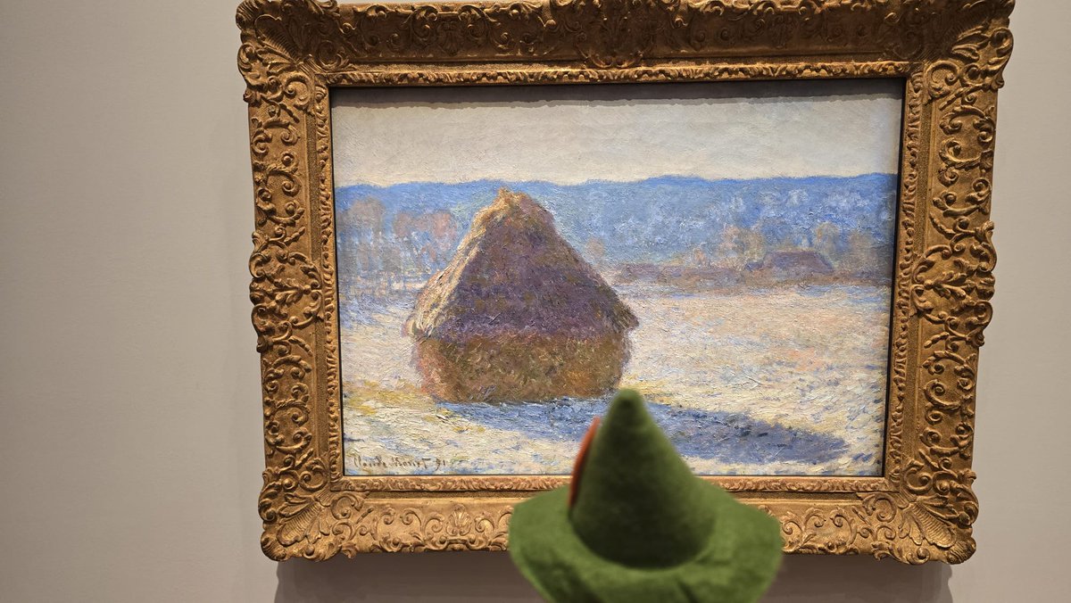 bkchoy2's tweet photo. 眼鏡を持ってくるのを忘れたので、近づかないと見えない。なぜかこれらの絵は少し見覚えがあるのだが、どの画家の作品だったか思い出せない。
😊👨‍🎨🖌️🖼️🎨😊
#スナフキン #ムーミン #snufkin #Moomin #ムーミンバレーパーク #Impressionist #mfaboston #ClaudeMonet #クロードモネ https://t.co/6UIMkCEXHh