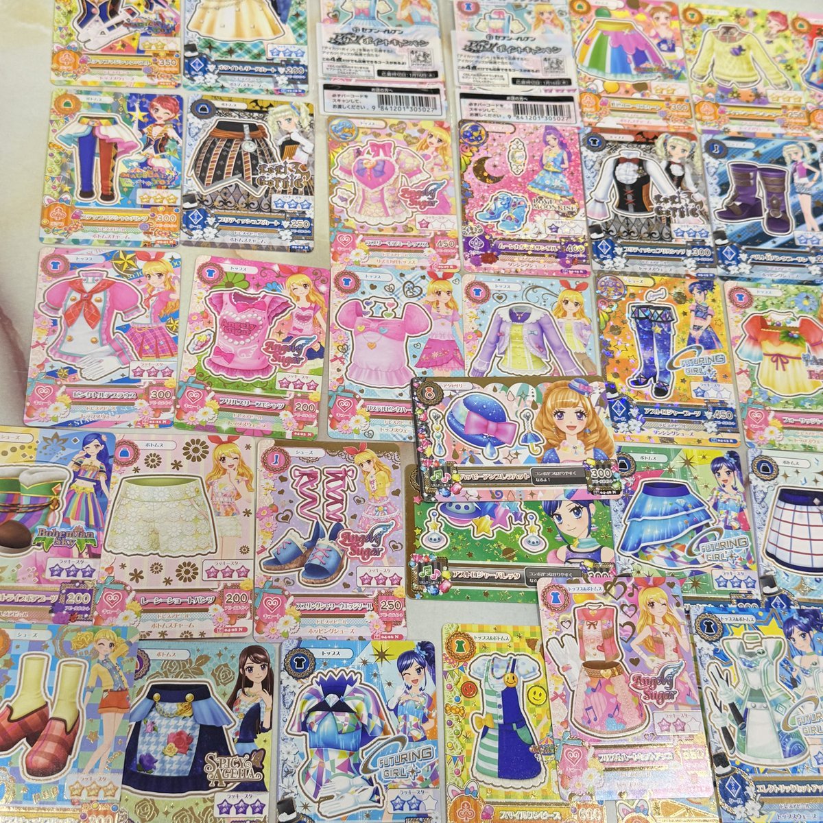アイカツ 初代 アイカツカード などが入荷してます。 どれでも各100円