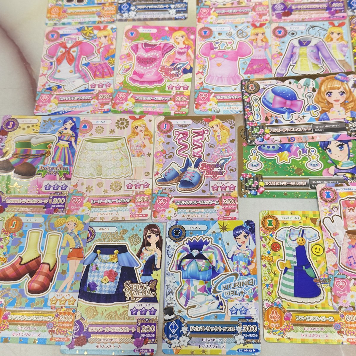 アイカツ 初代 アイカツカード などが入荷してます。 どれでも各100円