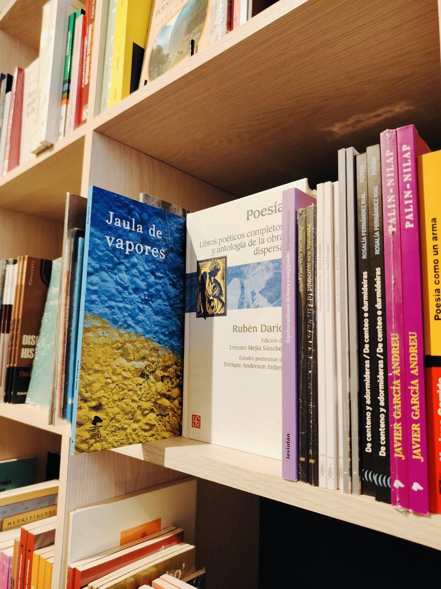 LibrosMarques's tweet photo. Una nueva librería siempre se celebra y más cuando son amigos. 

Larga vida a  @elperseguidorl1 y su nuevo espacio en Santa María la Rivera 6-b. 

#LibrosDelMarqués #ElPerseguidor #libreriasdebarrio #libreriasnuevas #cdmx https://t.co/wc3G83WOnR