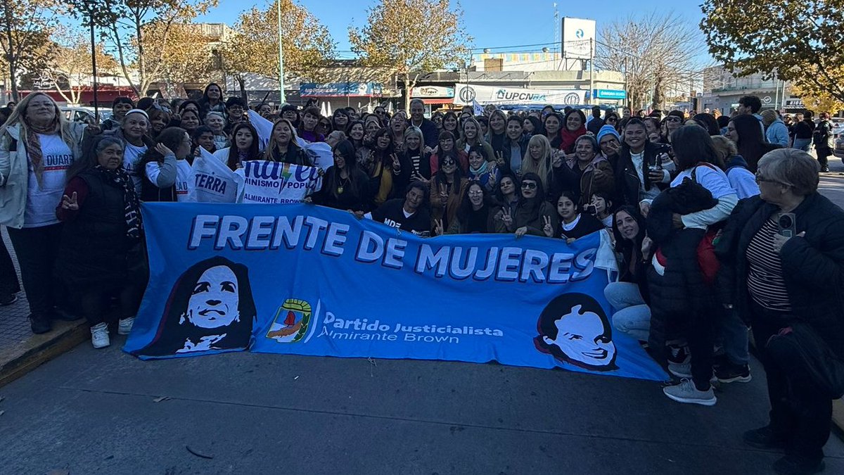 CascallaresPJ's tweet photo. En un acto con mucha mística peronista esta tarde participamos en Ensenada junto a @Kicillofok y compañeras y compañeros de Alte Brown, la Provincia y toda la Argentina del lanzamiento del Movimiento Derecho al Futuro Mujeres y Diversidades, @MDFMujeresYDiv.

Tenemos el compromiso de construir un país con Derecho al Futuro en el que las mujeres y diversidades estén a la vanguardia de un modelo de inclusión y derechos para todos.