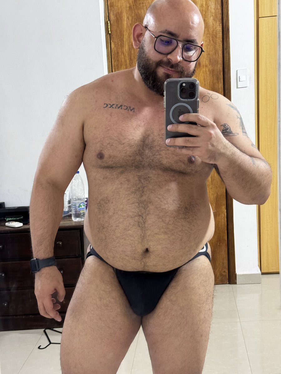 TopoImprudencia's tweet photo. Me gusta mi nuevo look barbón y vamos por más barba 😍 https://t.co/Gilu2iejfw