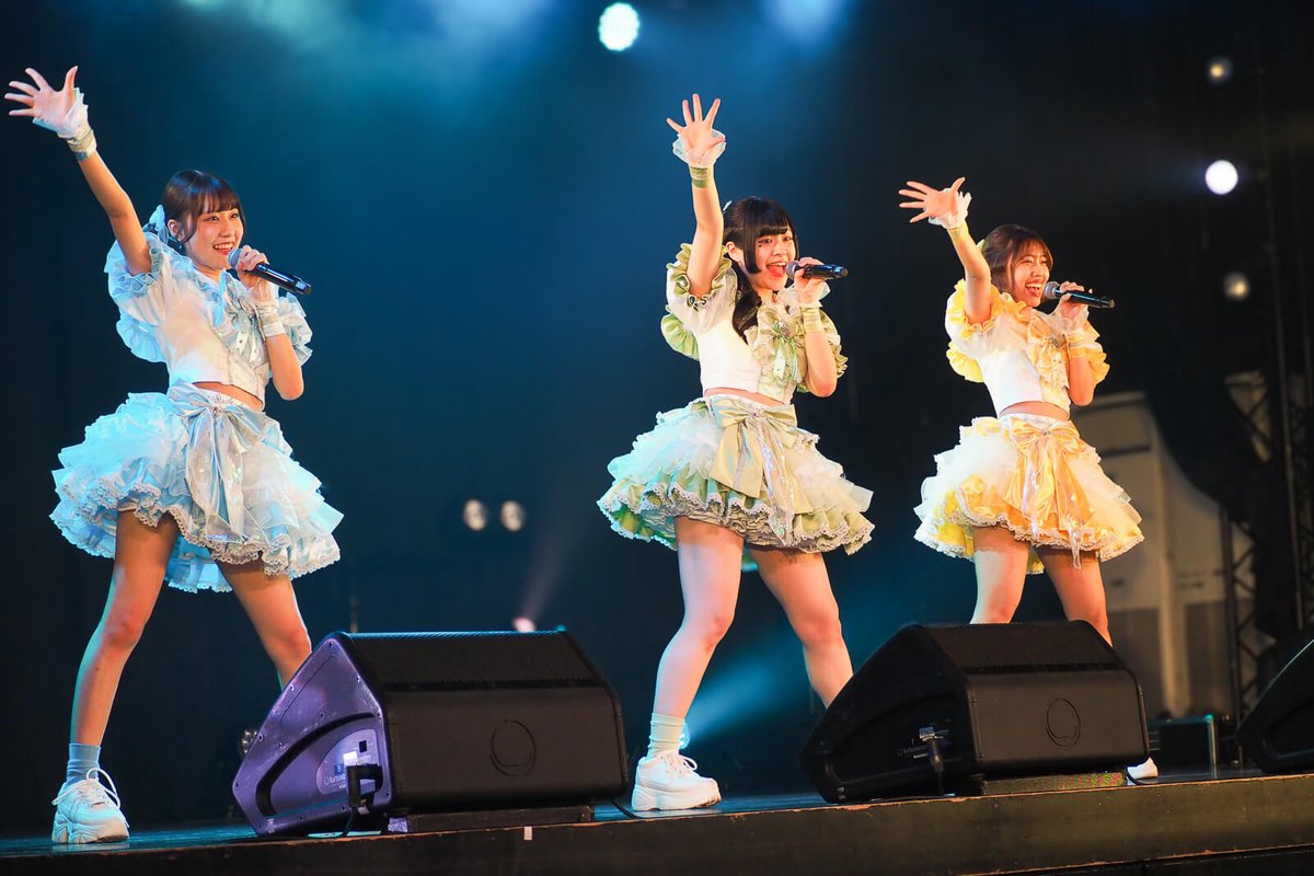 むーんがーる tweet media