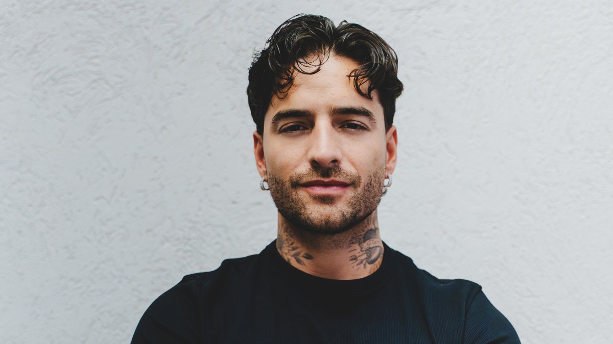 ElPatron967fm's tweet photo. Maluma Releases 'Loco x Volver,' Calls It His 'Most Personal' Album Yet | El Patron 96.7 https://t.co/jRVgg3BLAt https://t.co/VIJYeW4VZx