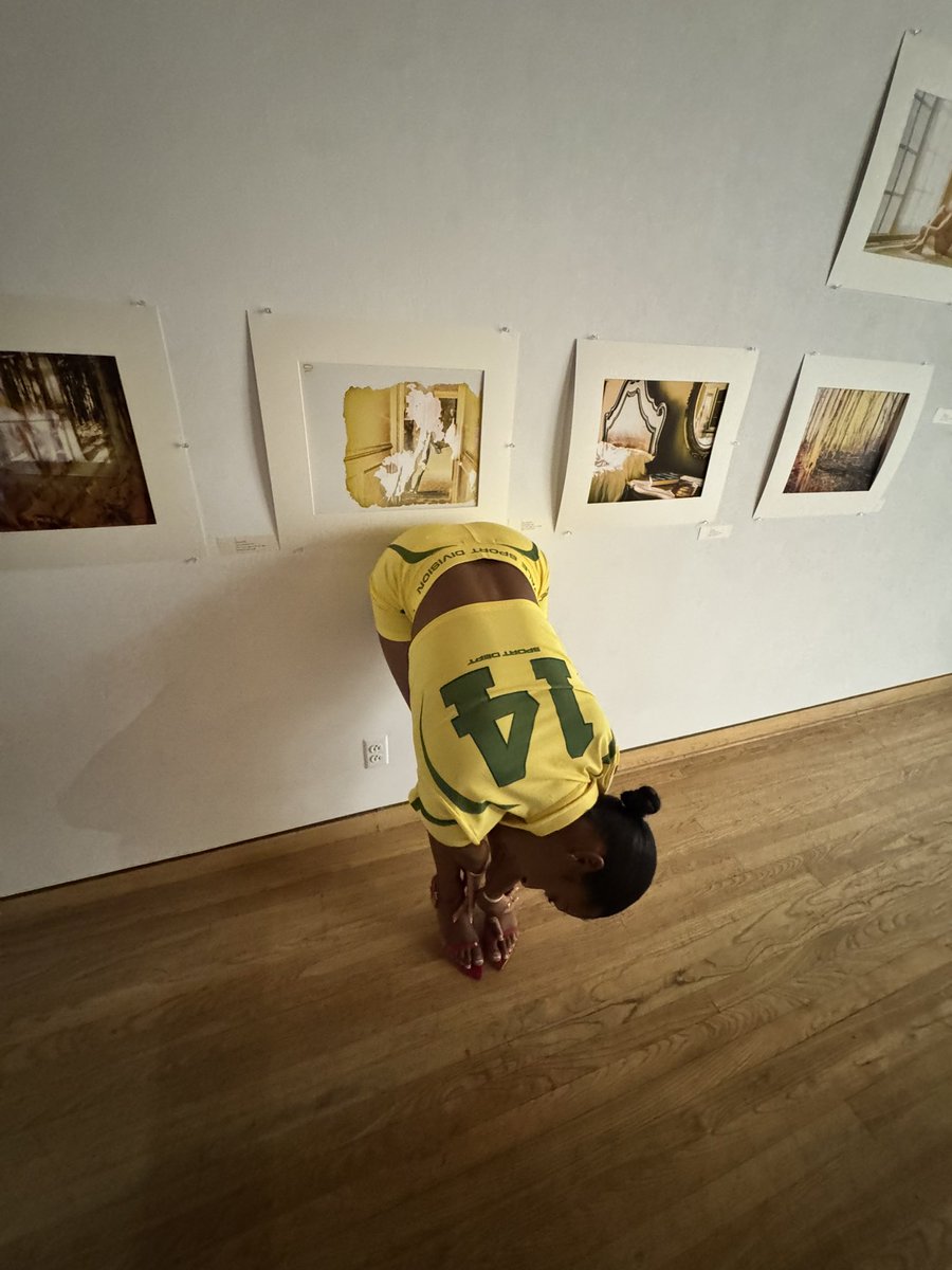 jennabhee's tweet photo. No face https://t.co/7XBzluePFB