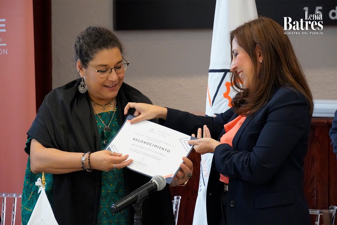 LeniaBatres's tweet photo. El día de hoy en mi visita en el estado de Nuevo León, me reuní con integrantes de la Asociación Nacional de Abogados de Empresa, Colegio de Abogados, A.C (ANADE).
#MinistraDelPueblo #SCJN #ANADE https://t.co/yzTjpLRfJV