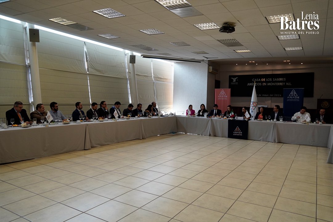 LeniaBatres's tweet photo. El día de hoy en mi visita en el estado de Nuevo León, me reuní con integrantes de la Asociación Nacional de Abogados de Empresa, Colegio de Abogados, A.C (ANADE).
#MinistraDelPueblo #SCJN #ANADE https://t.co/yzTjpLRfJV
