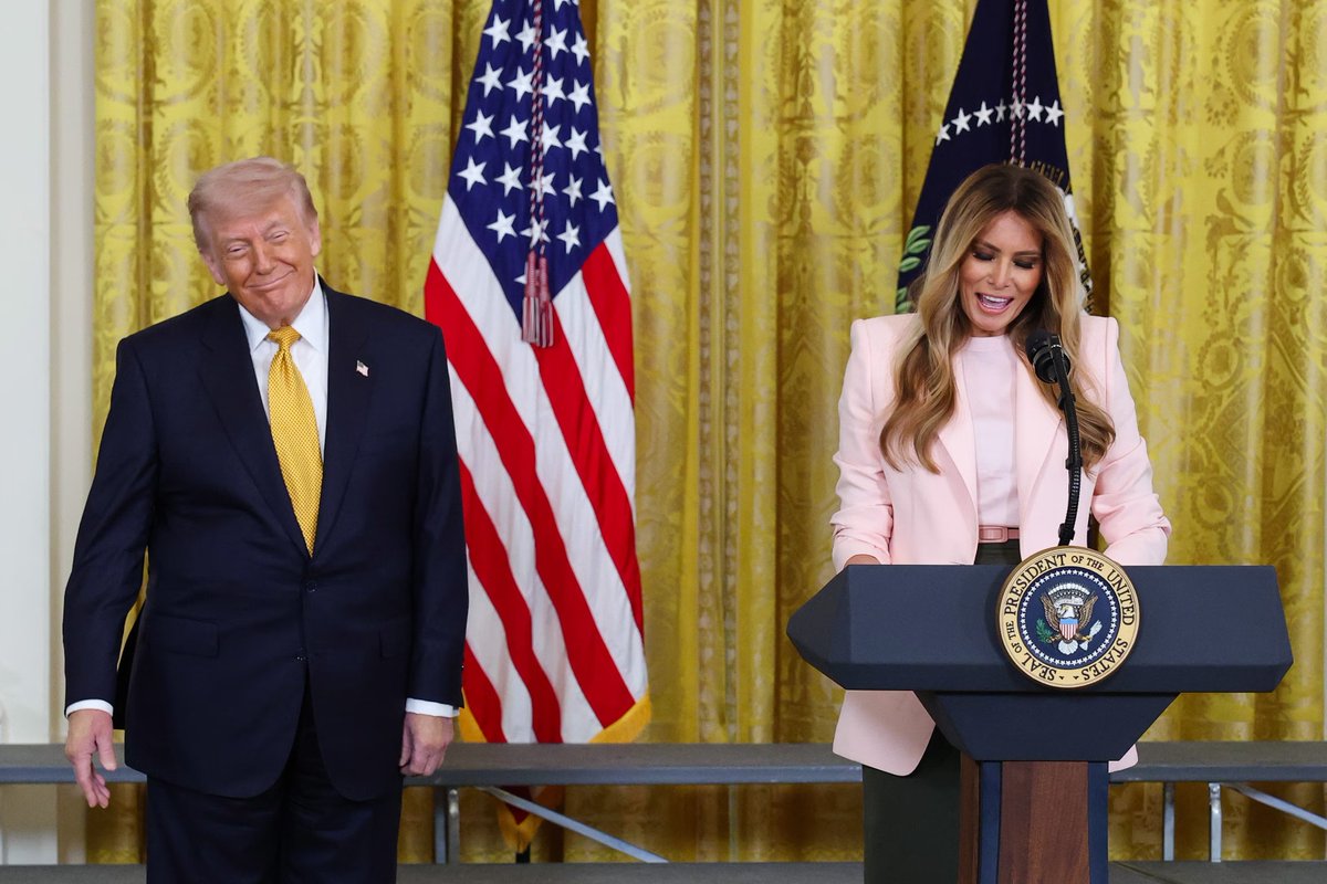 STUNNING MELANIA tweet media