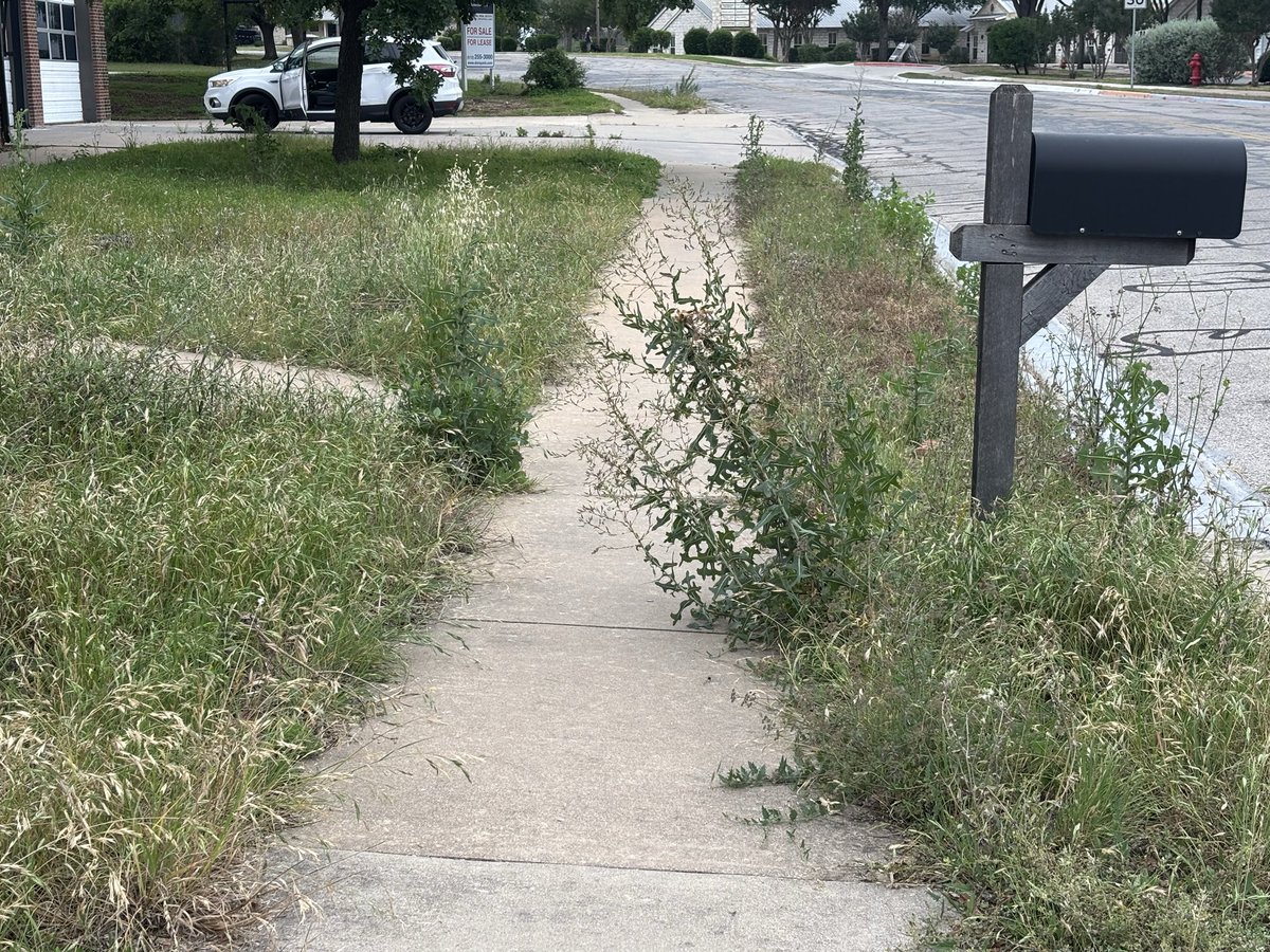 retro_loft's tweet photo. @SBMowing there’s a business right across the street from my house, a studio rental space that used to be a firehouse, that recently closed down. I know the property management is trying to lease and/or sell it. https://t.co/6hzYZYRrv2