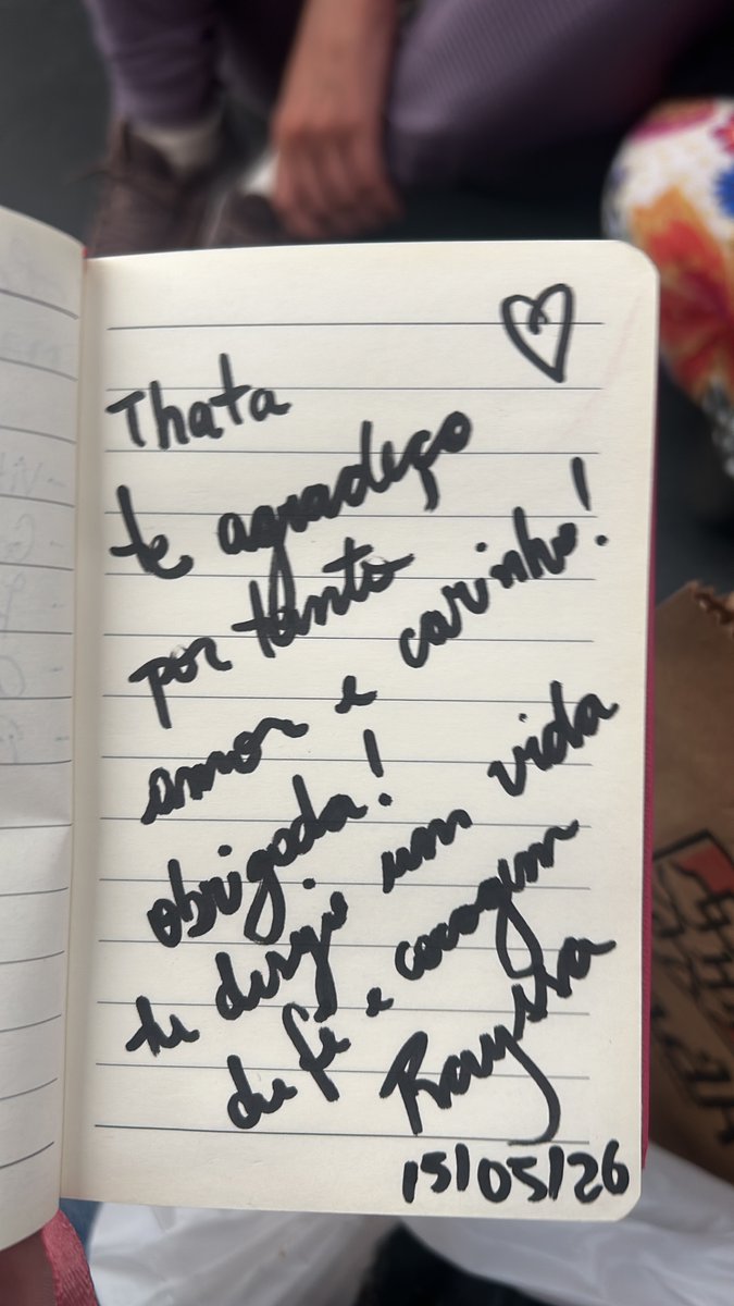 hiddleswiftq's tweet photo. “mas eu so sei gostar assim
derrubando garfos fazendo barulho 
abraçando dum jeito que deixa a pele vermelha”

te amo obrigada por tanto carinho sempre 💛 https://t.co/sece5NelwC