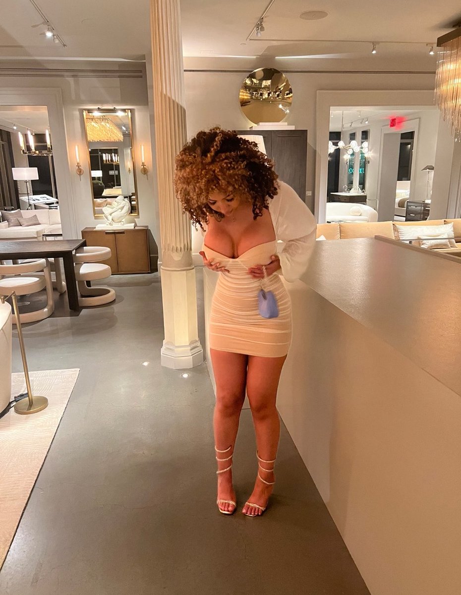STUNNA4SANDY's tweet photo. Stunna Sandy Looking Thick &amp; Gorgeous😍. https://t.co/S4pM8auYsN