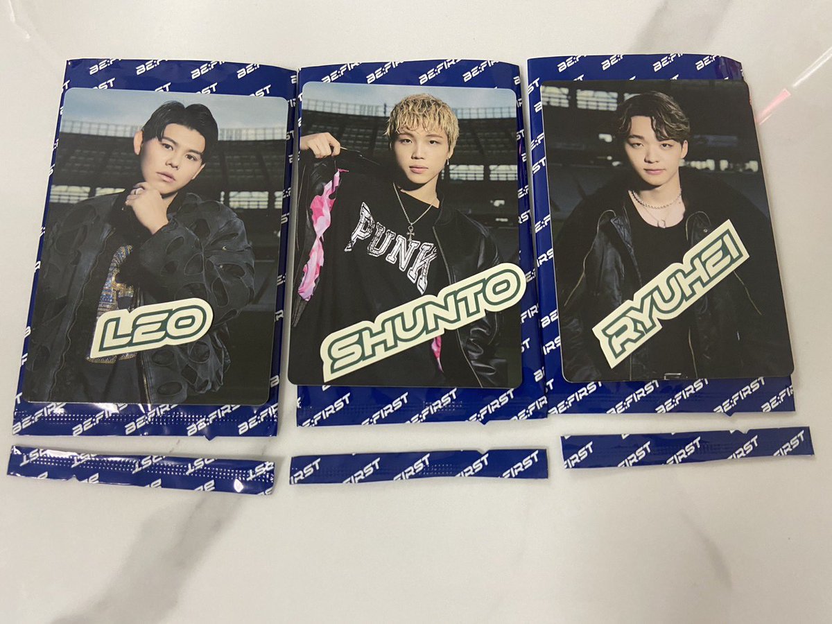 sa0119xx's tweet photo. 【交換】
BE:FIRST ビーファースト スタジアム トレカ 

【譲】レオ LEO シュント SHUNTO リュウヘイ RYUHEI 

【求】 ジュノン JUNON

本日16日スタジアム会場手渡し>郵送希望
友人分です。条件合う方いらっしゃいましたらリプ・DMお願いいたします🙇‍♂️

#BEFIRST交換
#ビーファースト交換 https://t.co/SfoovouD5y