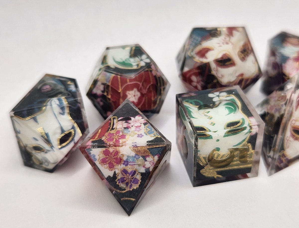 Sinnamon Roll Dice 🐶 tweet media