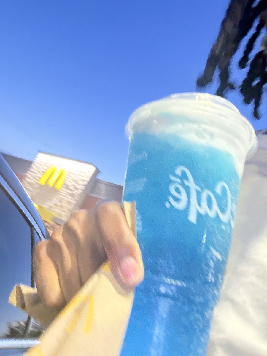 YVNGGL0RYY_FL tweet media