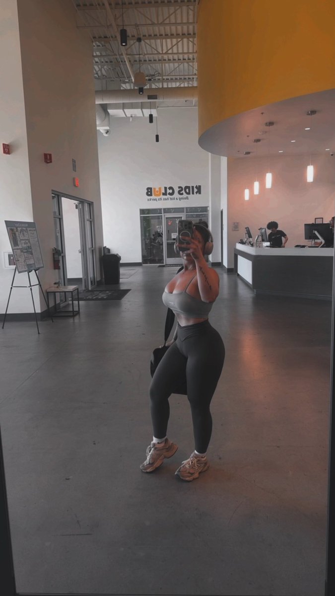 vnsadanielle's tweet photo. Fun Friday. https://t.co/xtuoU1B759