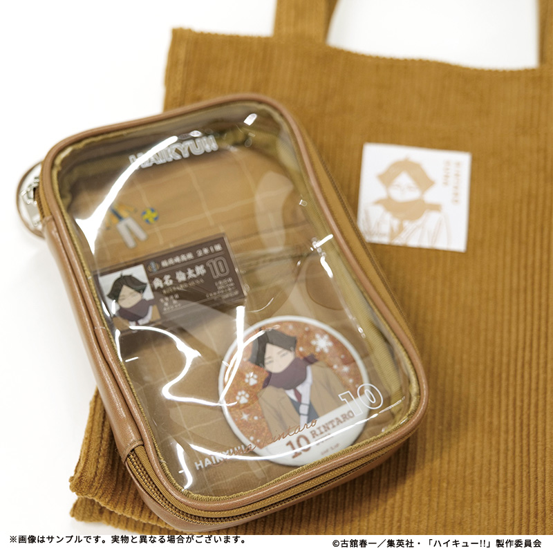 TOHOanimeSTORE's tweet photo. 【#ハイキュー!!】

＼TaS限定／
描き下ろしビジュアルを使用した「グリッター缶バッジ 角名倫太郎 冬制服Ver.」がTOHO entertainment STORE 日比谷シャンテ店（@TOHOenterSTORE）の”TaSエリア"に再入荷しました！

鞄など好きなところにつけて持ち運ぶのにおすすめ！

🛒オンラインはこちら
https://t.co/0VVj3YJYOg

#hq_anime
