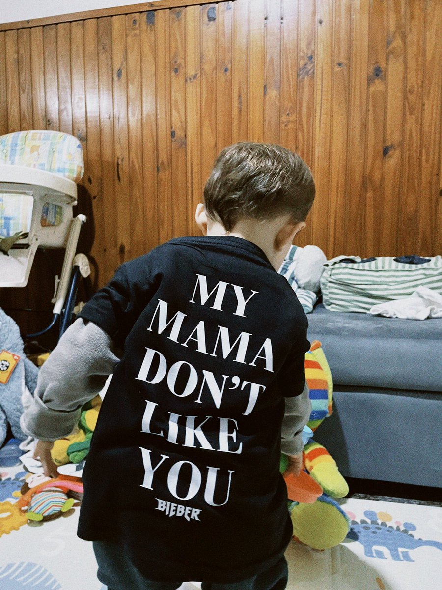 bysunsubli's tweet photo. Tuve un hijo solo para que use esta remera https://t.co/utmRinIFDv