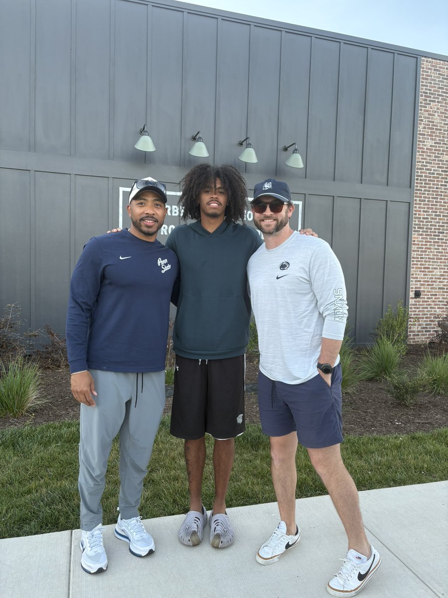JamirDean4's tweet photo. #WEARE 🦁 @KashifMoore @T_Mouser https://t.co/J7xwJljouX