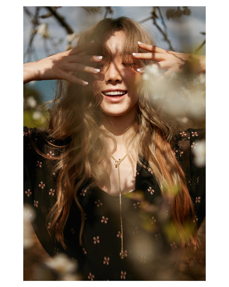 ForTaeng0309's tweet photo. < I > Photograph by HAN JONGCHUL
#taeyeon #태연 ​​​
👉🏻 https://t.co/ffemBof9ow https://t.co/1yhum54FHm