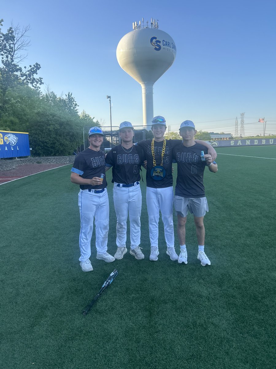 csbaseball1's tweet photo. Eagles pick up an 11-4 win over Stagg. Tomczak, Longo, and Durkin each collected 3 hits. Sullivan added a pinch hit single. Jurcenko tossed 5.1 and picked up the win just allowing 2 hits. https://t.co/kYmJOf29at