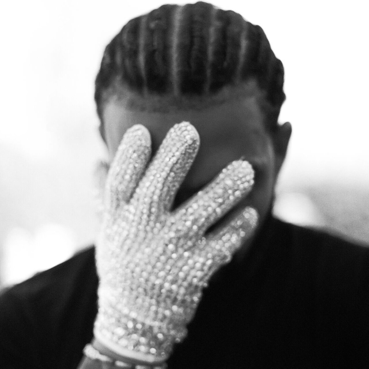 HipHopCrave tweet media
