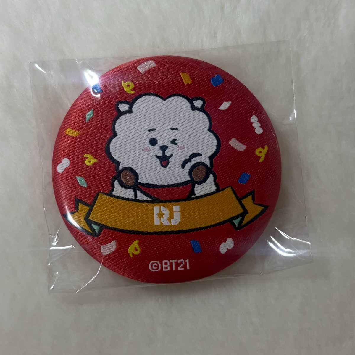 __TO_A011's tweet photo. BT21 交換 刺繍缶バッジ

【譲】RJ
【求】MANG COOKY

郵送📮同日発送
リプまたはDMお待ちしております🙇‍♀️

#bt21交換
#交換 https://t.co/URXrABCJuT