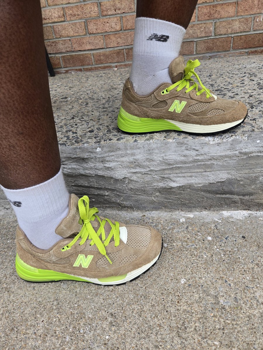 trudyspeaks's tweet photo. 👟: CNCPTS × NB992 'Low Hanging Fruit' 
.
.
#newbalance #newbalancesociety #nbsonly #nbsocialclub #NB992 #cncpts #kotd #firefridays https://t.co/P7PKKWR20F