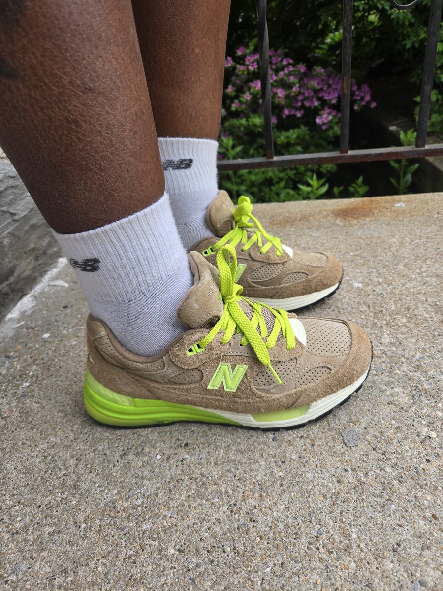trudyspeaks's tweet photo. 👟: CNCPTS × NB992 'Low Hanging Fruit' 
.
.
#newbalance #newbalancesociety #nbsonly #nbsocialclub #NB992 #cncpts #kotd #firefridays https://t.co/P7PKKWR20F