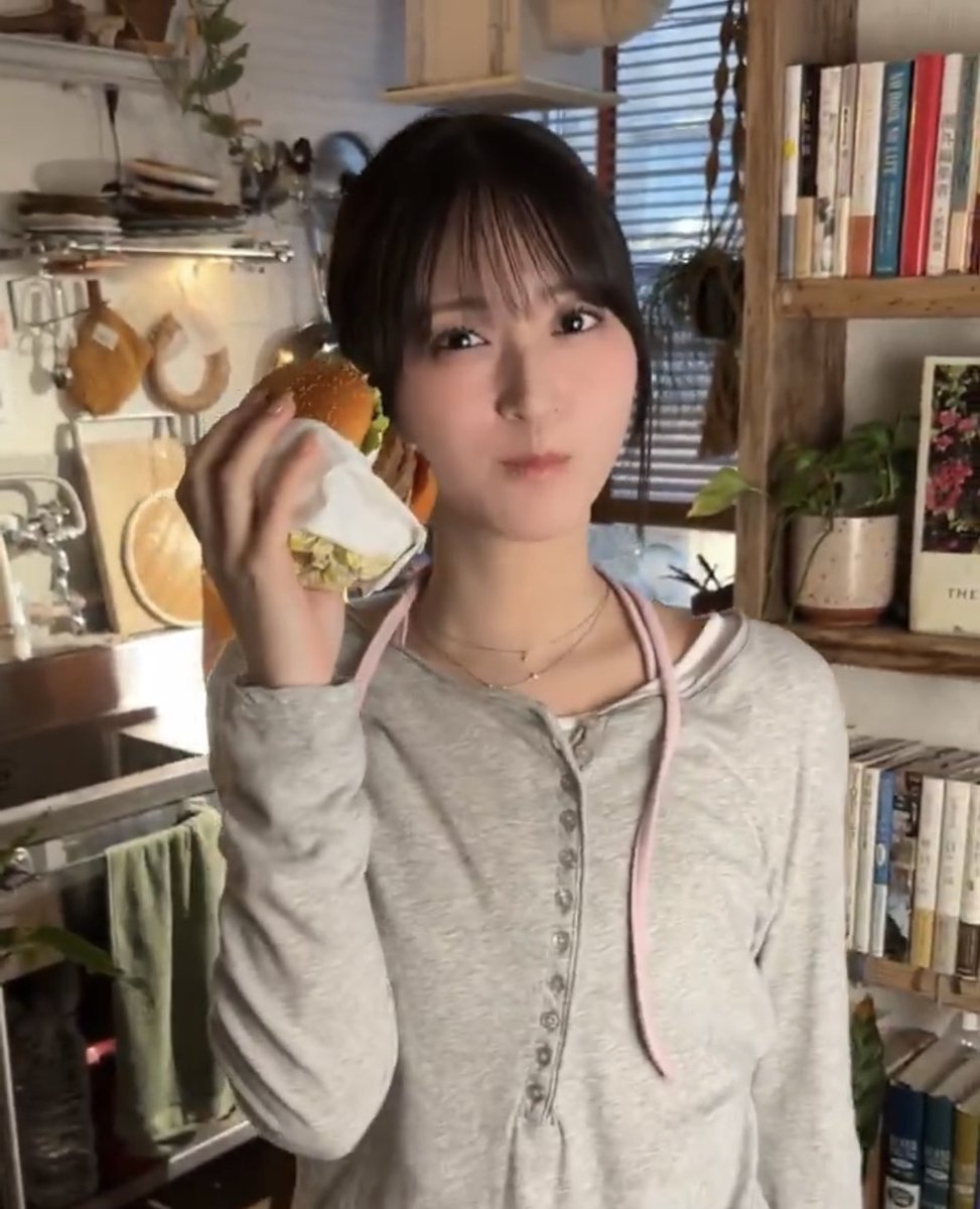 パピヨン tweet media