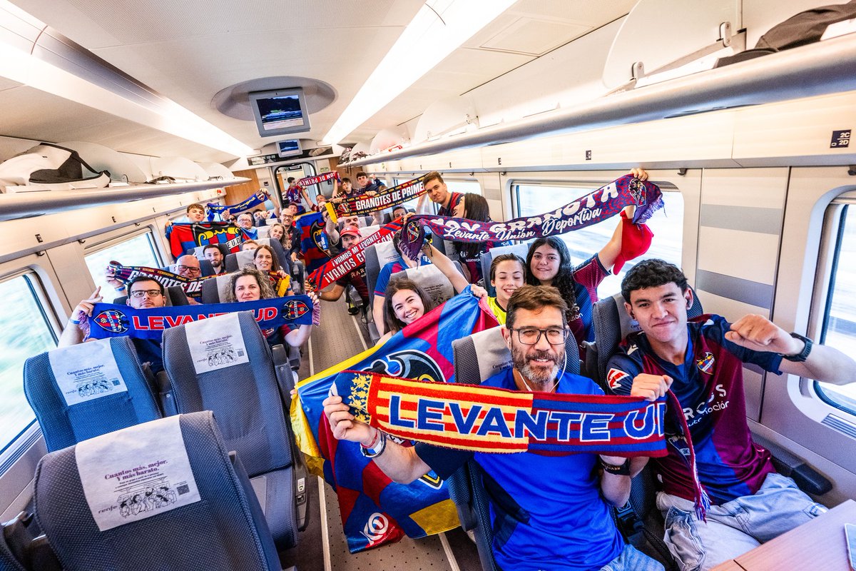 LevanteUD's tweet photo. 🚄🐸 El tren de la ilusión granota. https://t.co/sqqG6KhIUx