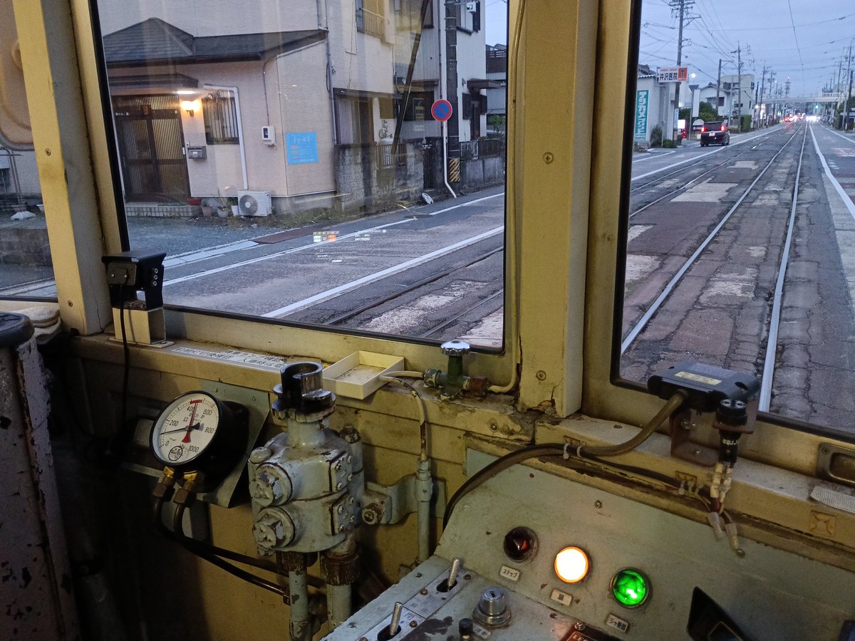 西花マキ tweet media