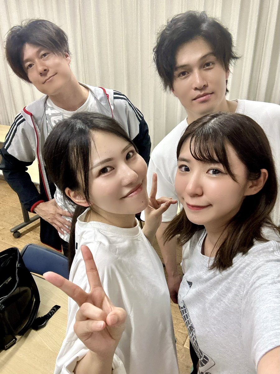 bellino_kagawa's tweet photo. この間の稽古での写真🙆‍♀️
チケットは18時の回のみになりますよ🙌
バタバタだけど本番まで稽古頑張るぞ〜💪 https://t.co/Po2Vr4MUbe
