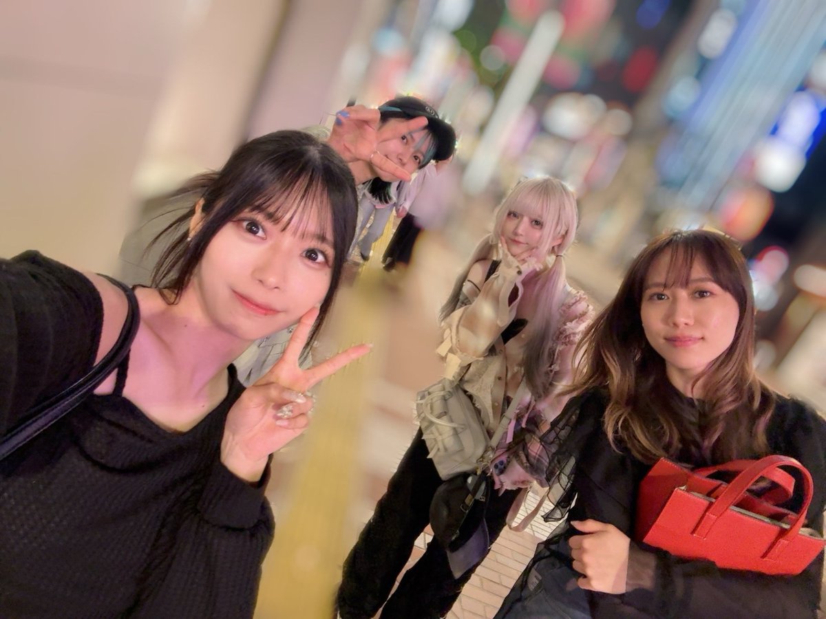 3_phantasia's tweet photo. だいすきなおんなのこたち🫶🫶 https://t.co/JtqzsNUOnH