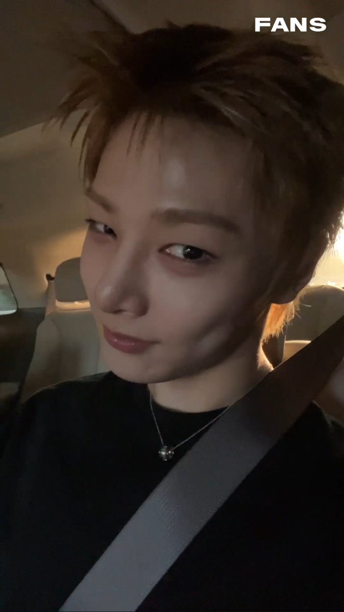 Violet_010208's tweet photo. 어머 어머 정인이
막 그르케 윙크를 막 그른다!!!😍💕💕💕 https://t.co/iYcT1cpHWl