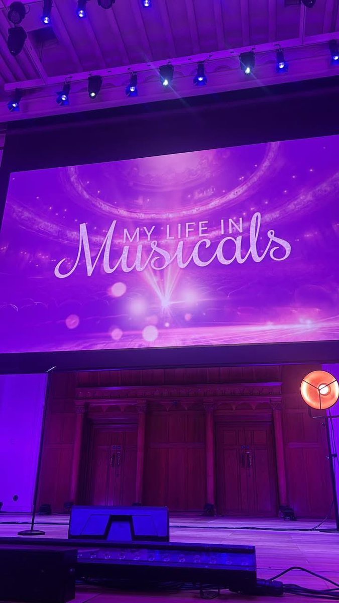 CaptainsCariad's tweet photo. A fabulous evening of song with @JohnBarrowman last night 🎶✨ #mylifeinmusicals Some real musical gems https://t.co/IN20J6nTtH