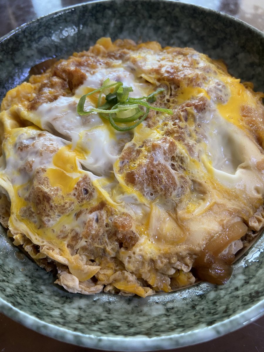 カツ丼の人 tweet media
