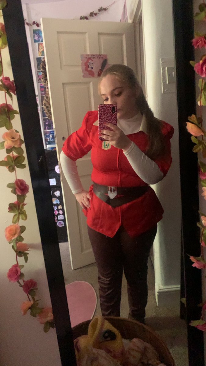 c4tra_j1nx's tweet photo. MCM DAY 2!!!!!!
#adora #sheracosplay https://t.co/VDXIq91MG0