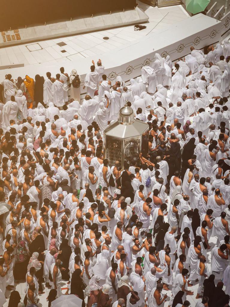mubarak_t7's tweet photo. "الله اكبرُ ، بُكرةً وعشيّا
يغدو بها القلبُ المحبّ رَضيّا" https://t.co/UXNXFjOcHj