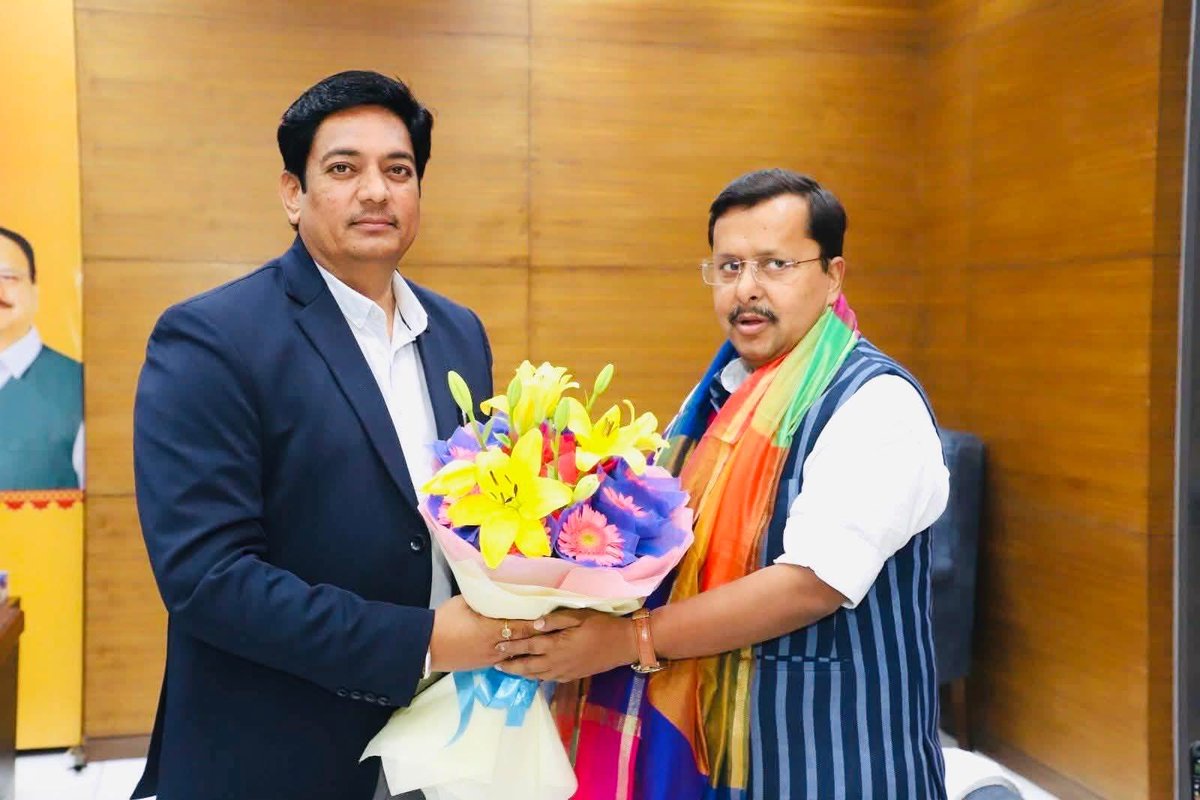 AvinashGehlot_'s tweet photo. भारतीय जनता पार्टी के राष्ट्रीय अध्यक्ष आदरणीय श्री @NitinNabin जी को जन्मदिवस की हार्दिक बधाई।  

आपके नेतृत्व में संगठन और समस्त परिश्रमी कार्यकर्ताओं में 'राष्ट्र सर्वोपरि' की भावना और भी प्रबल हुई है।प्रभु श्रीराम जी से आपके उत्तम स्वास्थ्य, दीर्घायु एवं खुशहाल जीवन की कामना करता हूं।

@BJP4India
