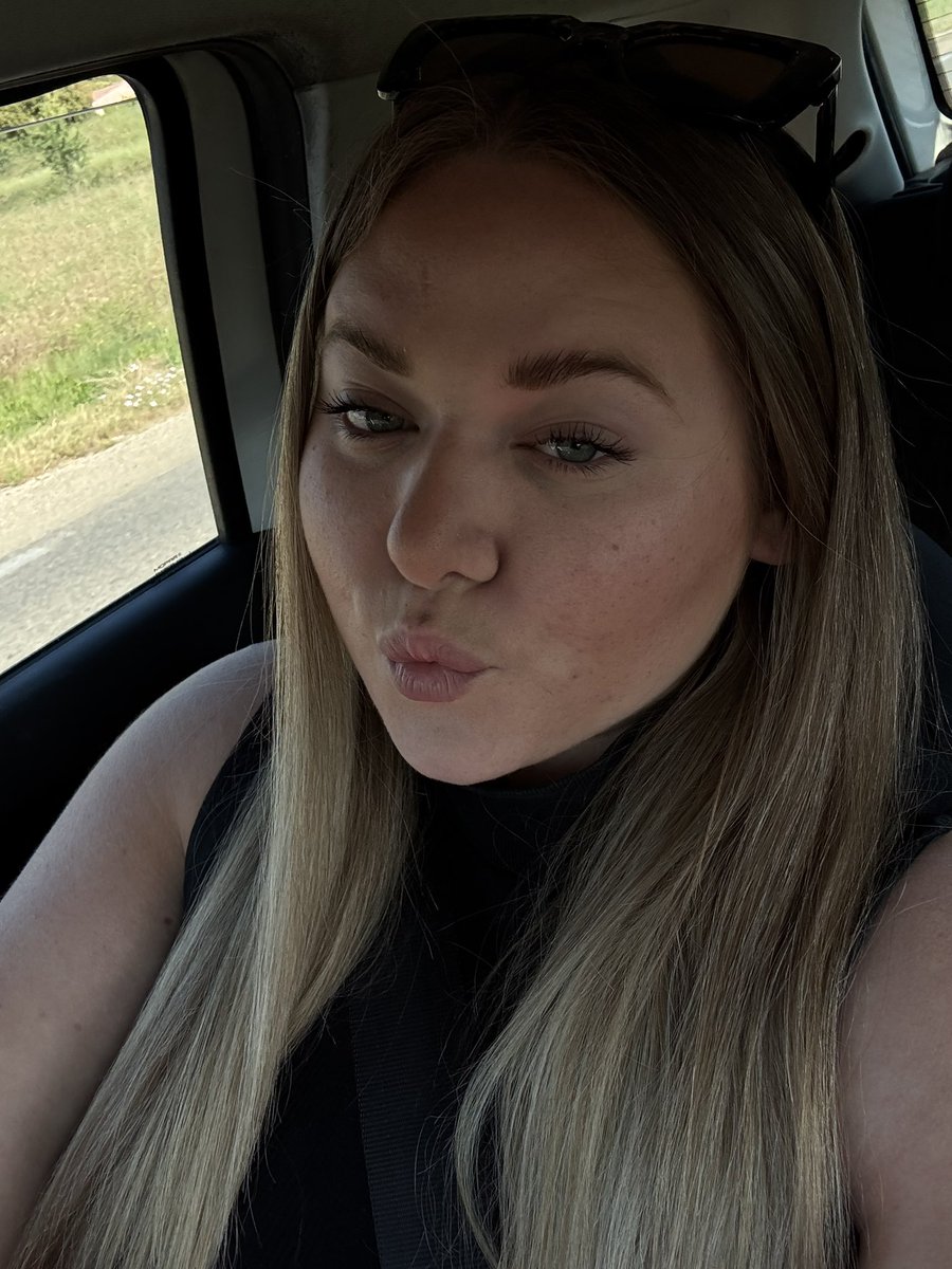 loulou🦋🦋 tweet media