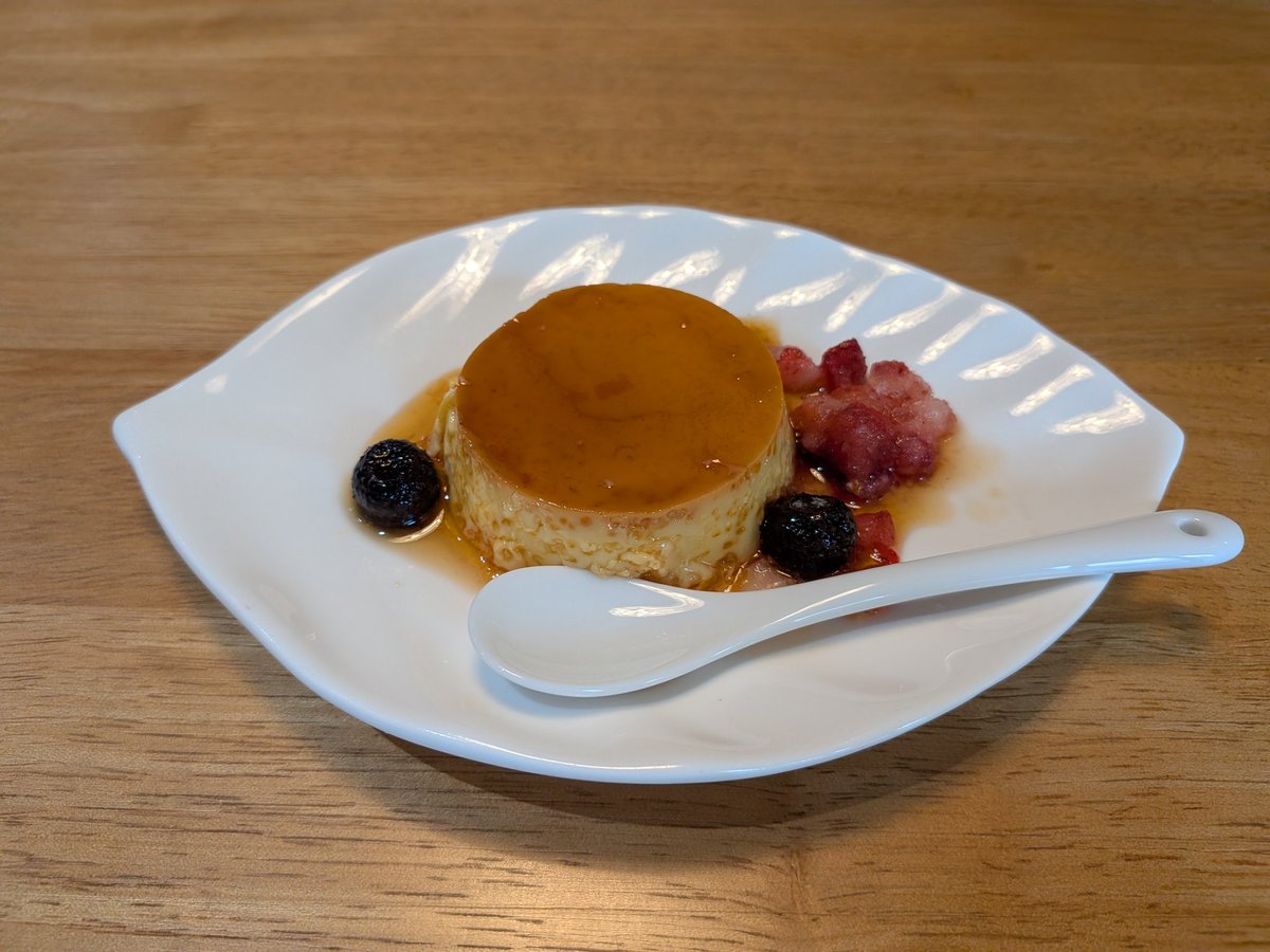 nuke_tsuri's tweet photo. 久しぶりに同級生が店長を務めるCafeに行ってきた‼️食後のデザートをおごってくれました🥰今日も美味しかったです👍ありがとう🙏 https://t.co/LTX7OsbpvW