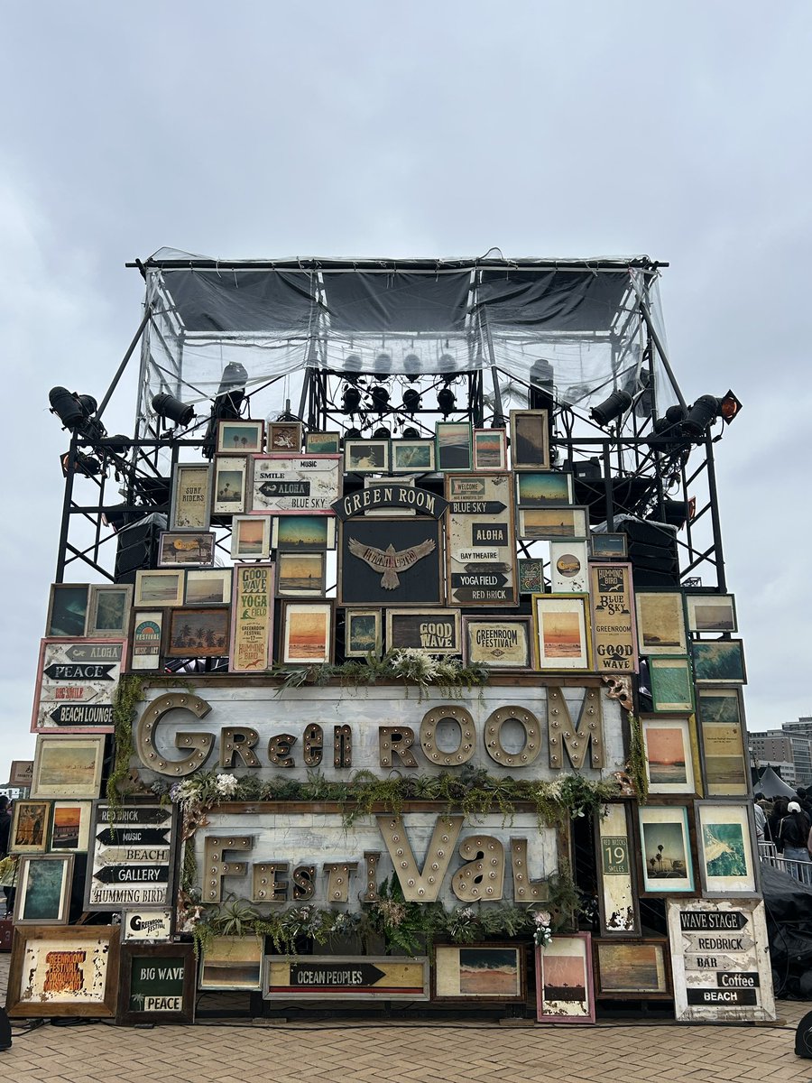 KREVA_DrK_dj908's tweet photo. [STAFF]
2026/5/23(土)
「GREENROOM FESTIVAL 2026」
横浜赤レンガ倉庫

#KREVA はこのあと
17:30〜
🏝️GOOD WAVE STAGEに登場‼️
思いっきり楽しんでください🎤

★NEW FESグッズも販売中

https://t.co/JxliJ4RQZa

#KREBand 
#greenroomfestival https://t.co/9aJRw8xOwT