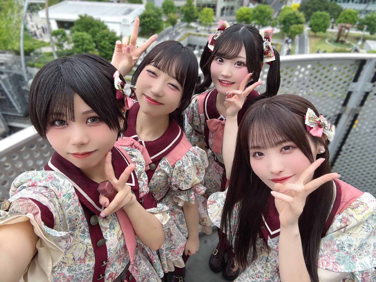 可憐なアイボリー、3rdシングル「ナイト」屋上イベント大盛況