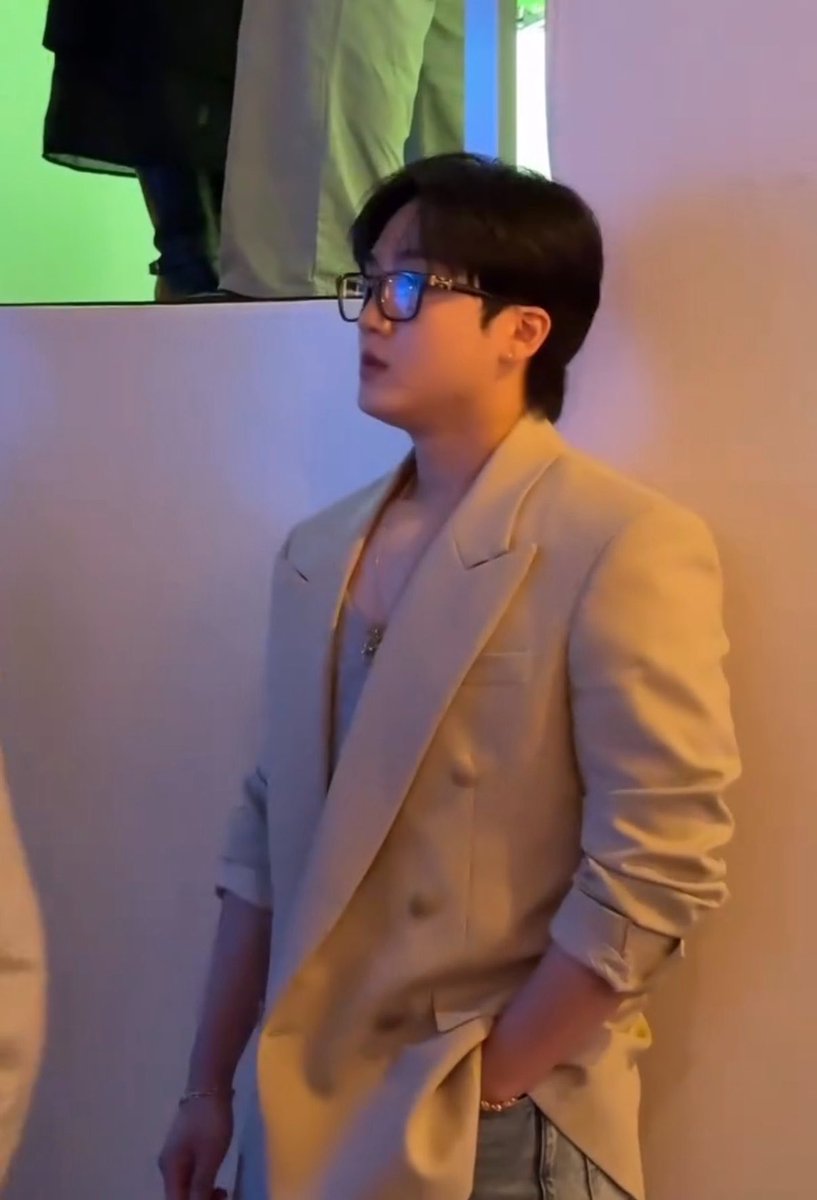 비니 tweet media