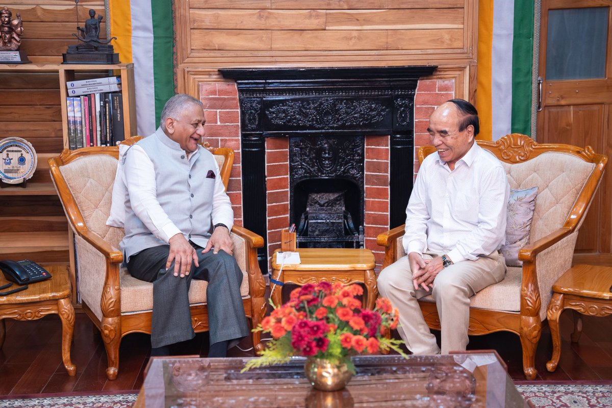 MizoramGovernor's tweet photo. Pu Zoramthanga, former Chief Minister of Mizoram, called on Governor, General (Dr) Vijay Kumar Singh, PVSM, AVSM, YSM (Retd), at Lok Bhavan today. @Gen_VKSingh https://t.co/Vr7CpyOgMf