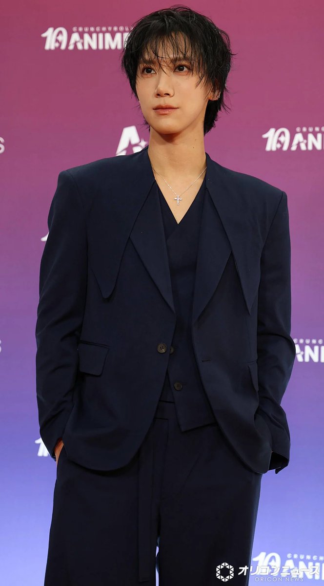 misskloss_1001's tweet photo. TEN arrived at Crunchyroll Anime Awards 2026 in Alexander McQueen’s Reverse Lapel Single-Breasted Jacket and wool pants. (260523)

#TENxAnimeAwards26 #TEN
#TENLEE #テン #텐 #เตนล์ #李永钦 https://t.co/XOfaB5hcVe