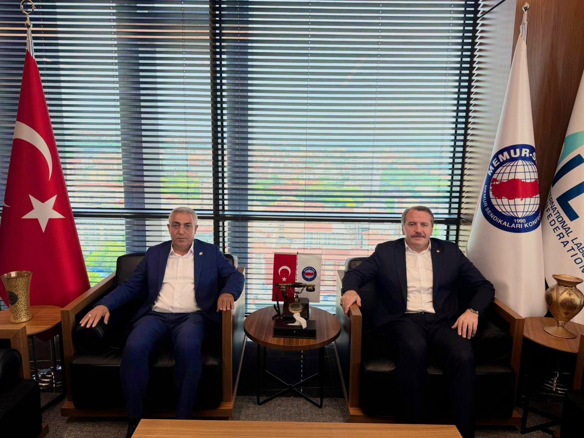 AzizDncr's tweet photo. Genel Başkanımız Sayın @_aliyalcin 'i ziyaretimde genel sekreterimize vermiş olduğum dosyadaki konular ile alakalı gerekli açıklamayı kendilerine yaptım. 

Tüm konuların takipçisi olacaklarını ifade eden Sayın Genel Başkanımıza ilgilerinden dolayı teşekkür ederim. https://t.co/jNDhZMTunu